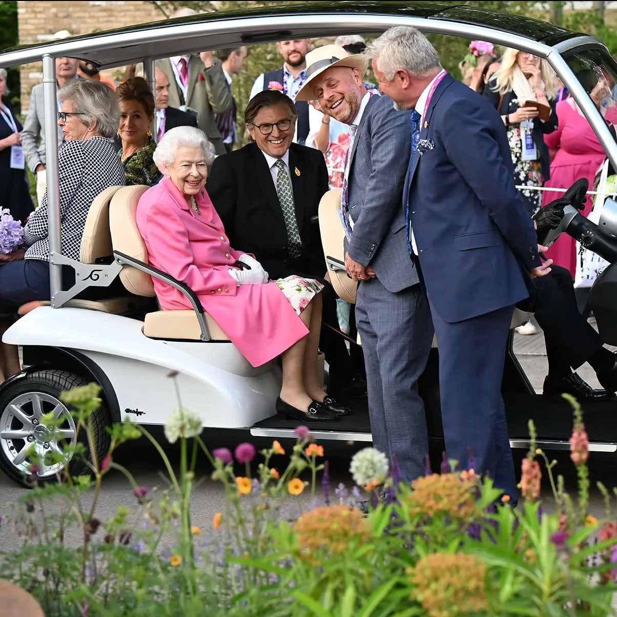 英国エリザベス女王が乗車する、特別なロイヤル仕様の高級レジャーカー「ガリア」。